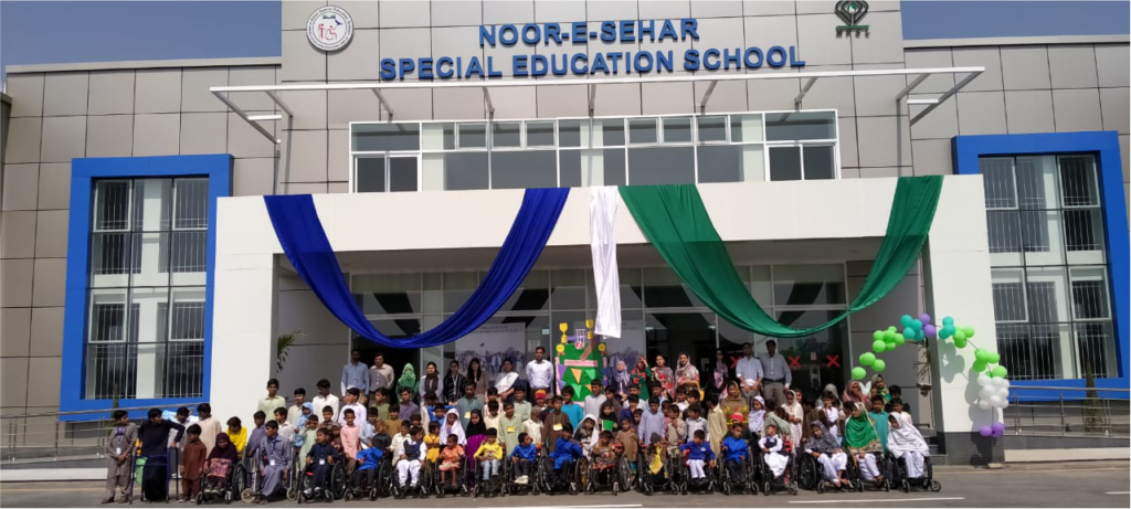 School-Student-and-Staff-Group-Picture